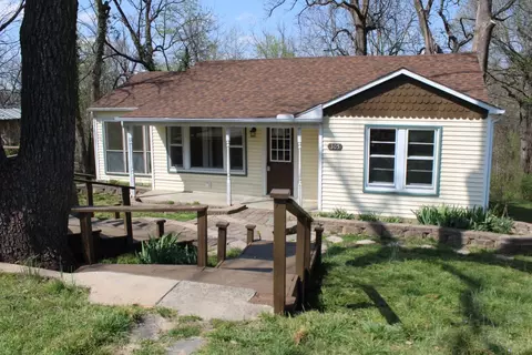 305 E South Ave, Harrison, AR 72601