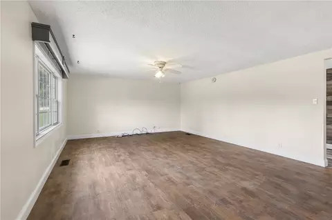 Living - 2249 Mc 4019, Everton, AR 72633 photo 3 of 3
