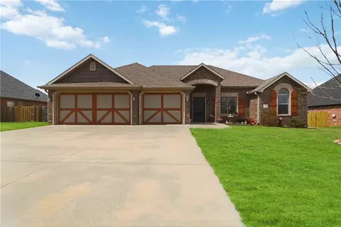 745 Harrison St, Pea Ridge, AR 72751
