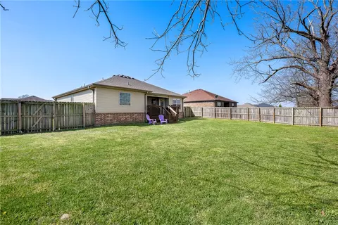 Exterior - 688 Olivia Ln, Centerton, AR 72719 photo 2 of 5