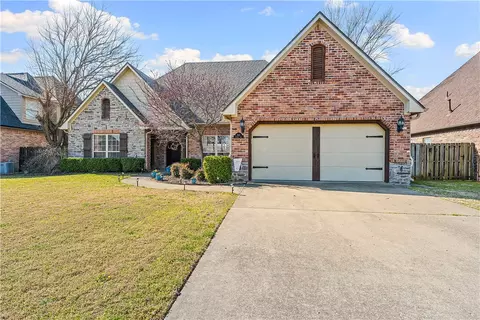 545 Gascony Ave, Springdale, AR 72764