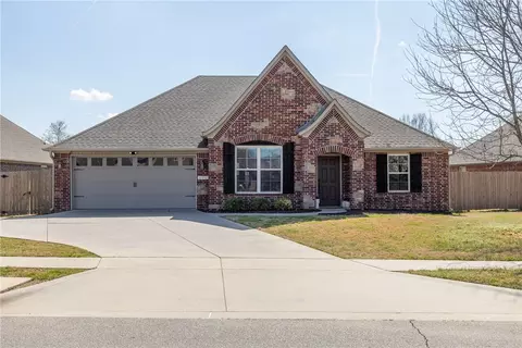 3917 W Mountain View Dr, Fayetteville, AR 72704