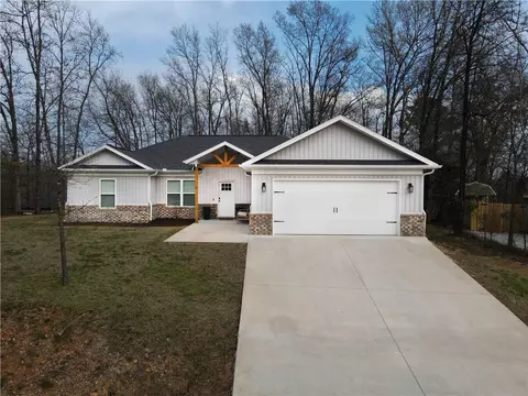 7 Cresswell Dr, Bella Vista, AR 72714