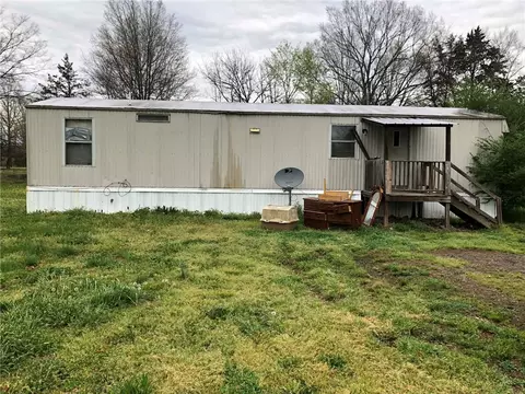 150 E Gum Log Rd, Russellville, AR 72802