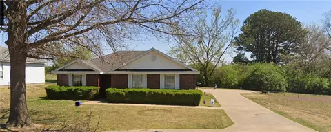 1236 N Tradition Ave, Fayetteville, AR 72704