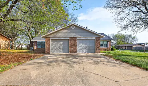 4416 W 4418 W Acoma St, Fayetteville, AR 72704
