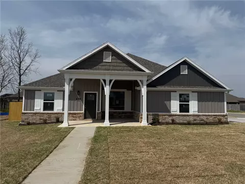 800 Phyllis Farm Rd, Prairie Grove, AR 72753