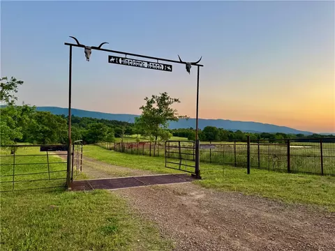 35871 Blackfork Trl, Mena, AR 71953