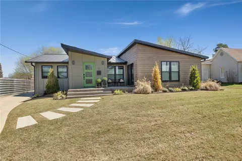 117 SE F St, Bentonville, AR 72712