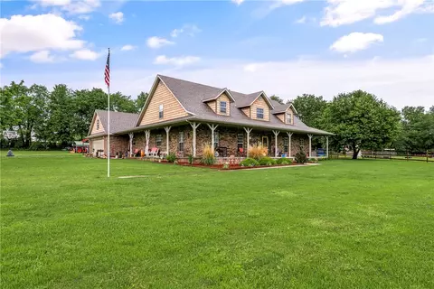 2887 Habberton Rd, Springdale, AR 72764