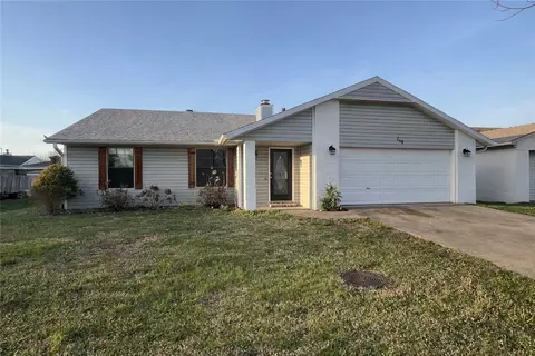 219 Winesap Ln, Bentonville, AR 72712