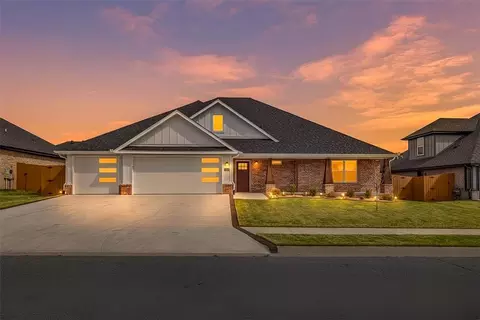 510 Bronco St, Centerton, AR 72719