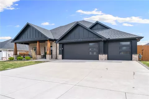 Exterior - 541 Bronco St, Centerton, AR 72719 photo 6 of 12