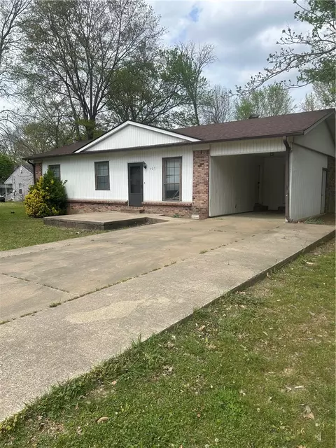 405 E M St, Russellville, AR 72801