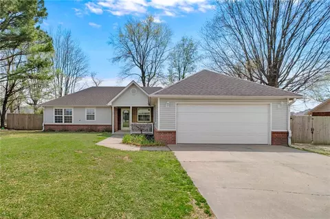 297 Meeker Dr, Gentry, AR 72734