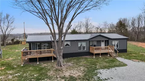 16062 Farm Road 1115, Cassville, MO 65625