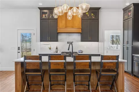 Kitchen - 21665 Griggs Rd, Springdale, AR 72762 photo 1 of 4