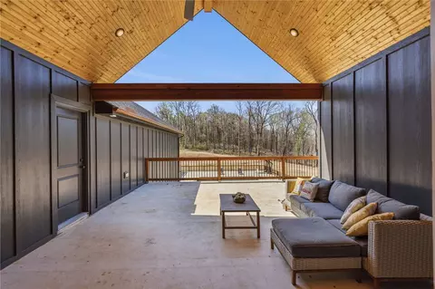 Exterior - 21665 Griggs Rd, Springdale, AR 72762 photo 5 of 12