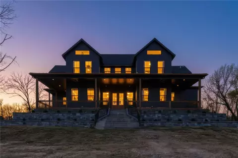 21665 Griggs Rd, Springdale, AR 72762