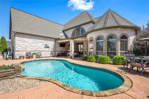 2706 S 24th St, Rogers, AR 72758