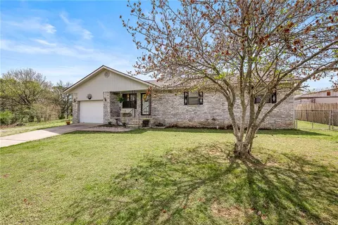 41 Pittman St, Farmington, AR 72730