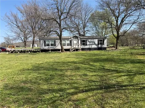 15618 Jackson Hwy, Fayetteville, AR 72704