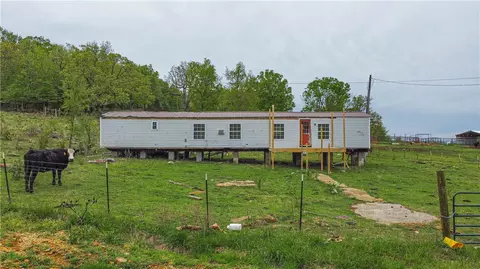 1085 County Road 723, Huntsville, AR 72740