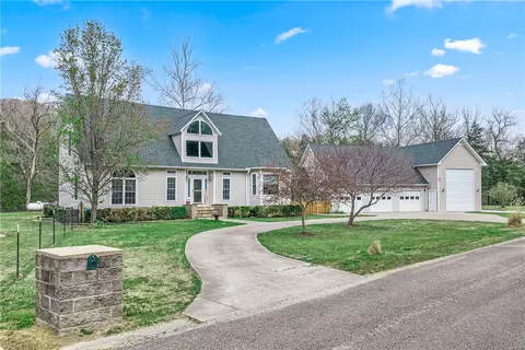 2 Wild Turkey Dr, Holiday Island, AR 72631
