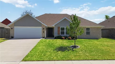 641 Hayden James St, Prairie Grove, AR 72753