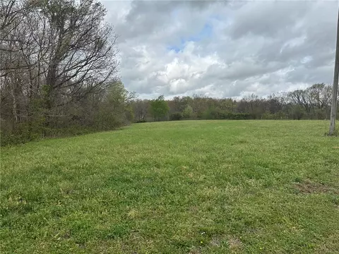 317 SW Main St, Highfill, AR 72761