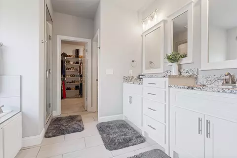 Entry Way - 907 Red Oak Loop, Springdale, AR 72762 photo 3 of 4