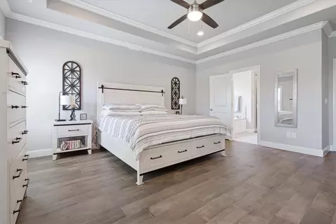 Bedroom - 907 Red Oak Loop, Springdale, AR 72762 photo 2 of 4