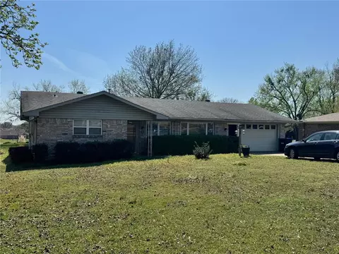 915 Maple Shade Rd, Alma, AR 72921