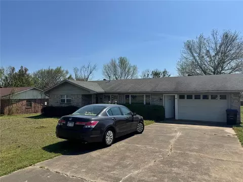 Exterior - 915 Maple Shade Rd, Alma, AR 72921 photo 2 of 4