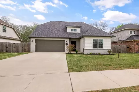 4411 SW Bison St, Bentonville, AR 72713