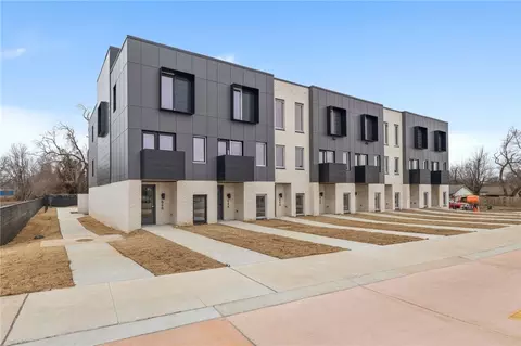 836 SE 8th St, Bentonville, AR 72712