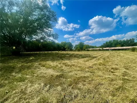 1215 E Pridemore Dr, Lincoln, AR 72744