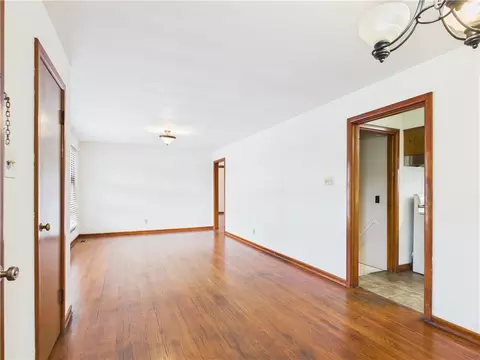 Living - 713 Sunset Ln, Harrison, AR 72601 photo 1 of 3