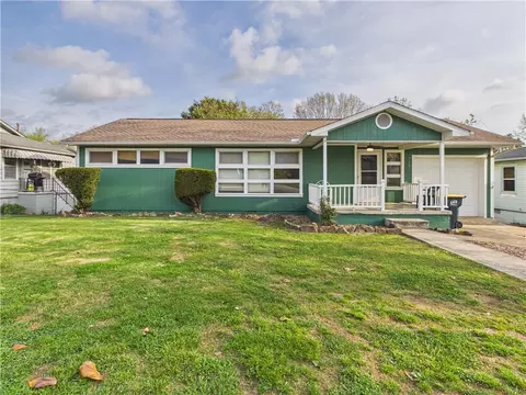 713 Sunset Ln, Harrison, AR 72601