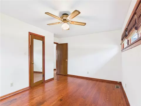 Bedroom - 713 Sunset Ln, Harrison, AR 72601 photo 6 of 6