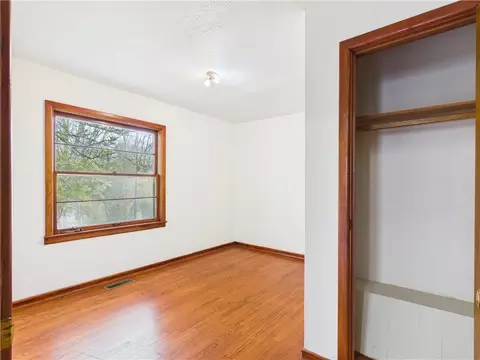 Bedroom - 713 Sunset Ln, Harrison, AR 72601 photo 1 of 6