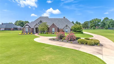 10837 Rosehaven Ln, Bentonville, AR 72712