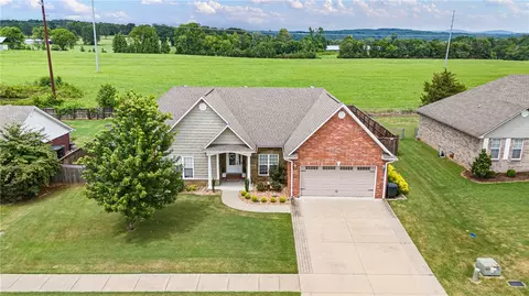 102 Buffalo St, Clarksville, AR 72830