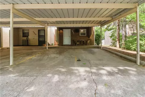2031 N East Oaks Dr, Fayetteville, AR 72703