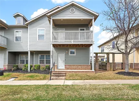 699 N Wordsworth Ln, Fayetteville, AR 72704
