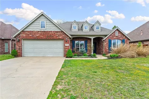 3802 SW Staverton Dr, Bentonville, AR 72713