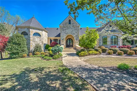900 Beau Chalet Dr, Bentonville, AR 72713
