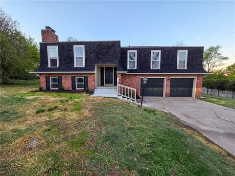 1703 Arapaho Ave, Springdale, AR 72764