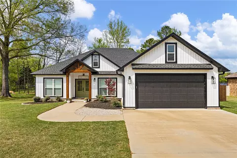 1814 Janie Francis Ln, Russellville, AR 72801