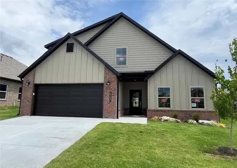 2307 N Lexington St, Siloam Springs, AR 72761